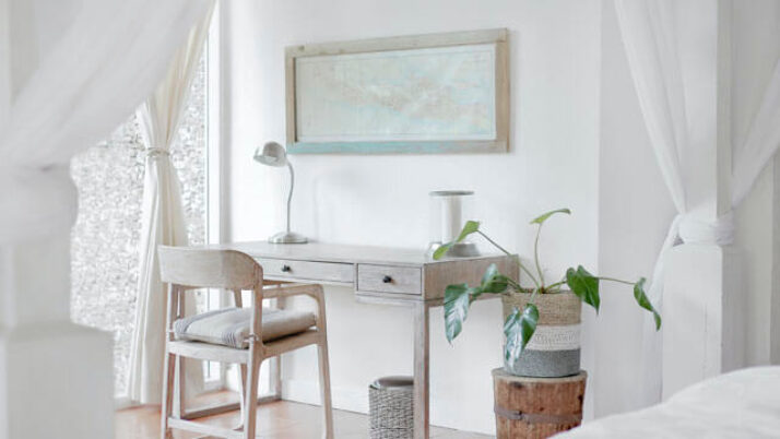 Mueble decapado. Un toque francés a tu sala